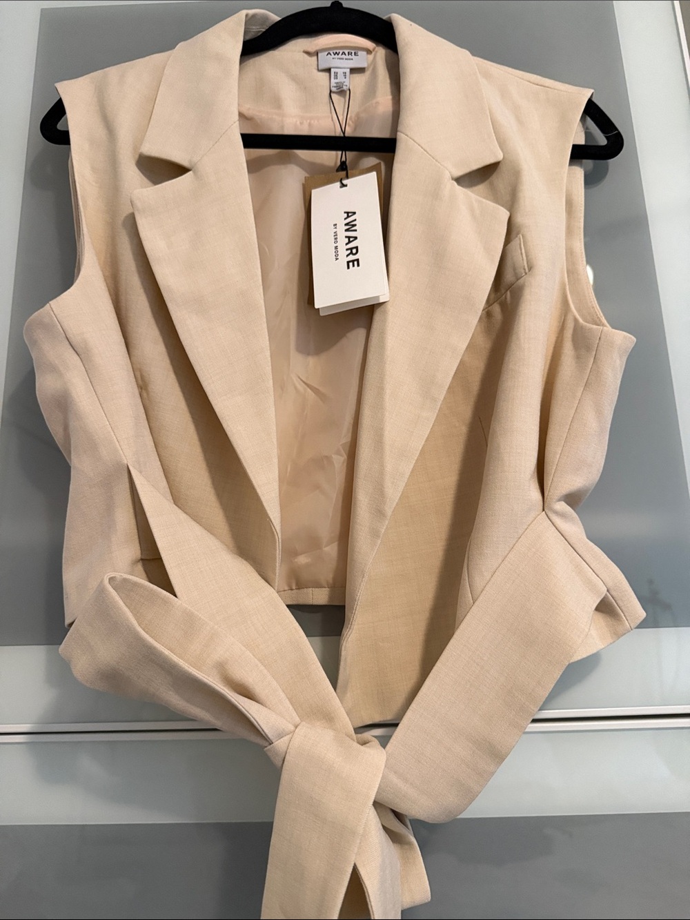 Aware by Vero Moda Sleeveless Tie-Waist Blazer Vest in Cream